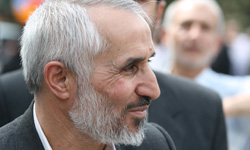 داوود احمدي نژاد: آنها مي‌خواهند به راحتي با هديه و ليلا و بقيه بنشينند و بروند و بيايند