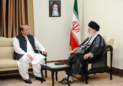 رهبر انقلاب در دیدار نخست وزیر پاکستان:   باور نمی‌کنیم نا امنی‌ها در مناطق مرزی ایران و پاکستان طبیعی و غیر عمدی است