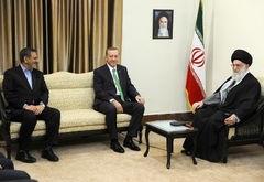 نخست‌ وزیر ترکیه با رهبر معظم انقلاب اسلامی دیدار کرد