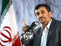 احمدی نژاد در نماز جمعه روز قدس: حضور صهیونیست ها در یک وجب از خاک فلسطین هم خطرناک است