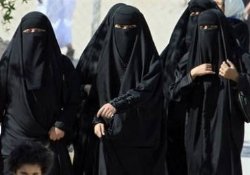 زنان، نيمه بي هويت جامعه سعودي 