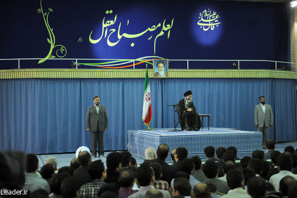 رهبر معظم انقلاب:  علت اصلی همه فشارها بر ایران تسلیم نشدن در برابر نظام سلطه است