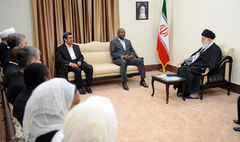 رهبر معظم انقلاب اسلامی در دیدار رئیس جمهور بروندی:  ایران از پیشرفت و توسعه کشورهای افریقایی و اتحاد آنها استقبال می‌کند