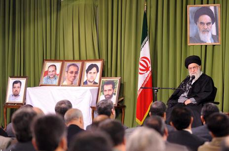 رهبر معظم انقلاب در جمع دانشمندان هسته ای:  ملت بزرگ ایران اقتدار متکی به سلاح هسته ای را خواهد شکست