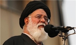  آیت الله علم الهدی: تفنگداران آمریکایی برای ارزیابی قدرت ایران وارد آب های کشور شدند
