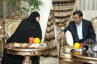 رییس جمهور با خانواده سردار سرلشکر پاسدار شهید تهرانی مقدم دیدار کرد