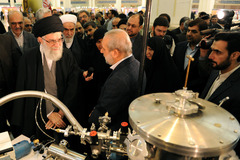 بازدید رهبر معظم انقلاب اسلامی از نمایشگاه فناوری های راهبردی