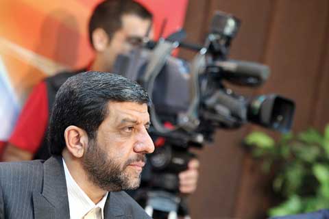 ضرغامی: شبکه‌های ایران ۱۹ بار از روی ماهواره‌ها حذف شده‌اند