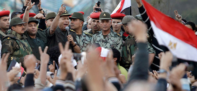 رفتارشناسی ارتش مصر طی یک سال پس از انقلاب   ارتش مصر، در کنار مردم یا در مقابل آ‌ن‌ها؟ 