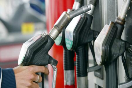 قیمت بنزین در آمریکا رکورد زد 